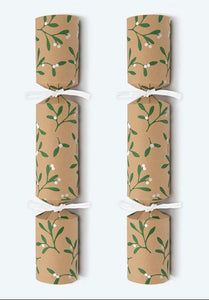 Christmas Crackers - Mistletoe FSC Mix, Christmas Crackers in France, Crackers de Noel, Petards de Noel en France, Diablotins en France
