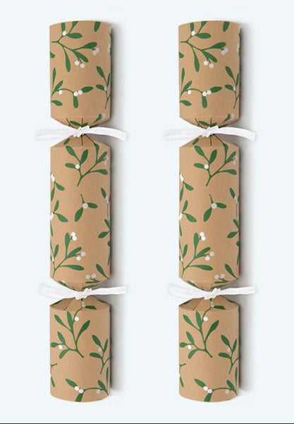 Christmas Crackers - Mistletoe FSC Mix, Christmas Crackers in France, Crackers de Noel, Petards de Noel en France, Diablotins en France